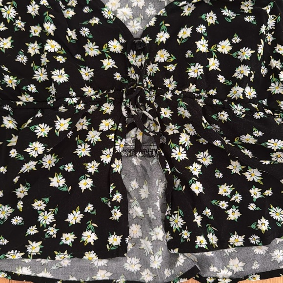 Wild Fable | floral tie front crop shirt | size L - Picture 2 of 5